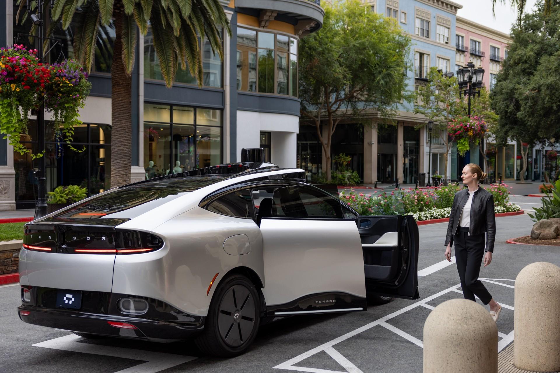 پایان عصر رانندگی؛ اولین خودرو کاملا خودران دنیا در راه است