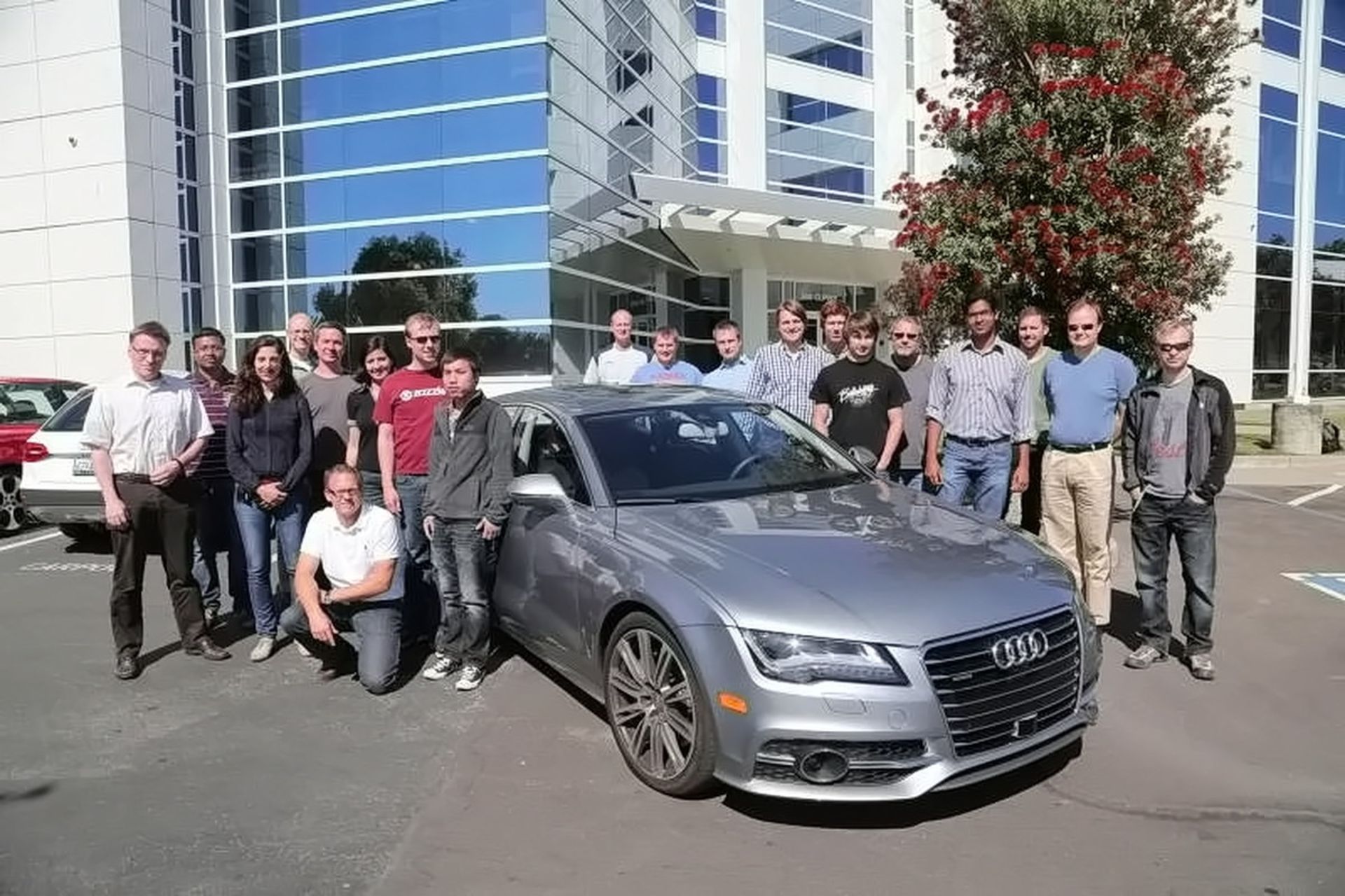  آشوک الوسوامی در دوره کارآموزی‌اش در آزمایشگاه تحقیقات الکترونیکی فولکس‌واگن