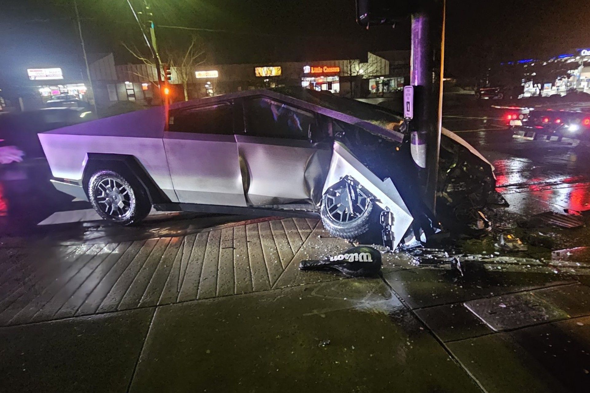 تصادف تسلا سایبرتراک