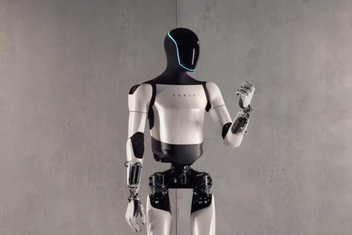 این مدل جدید ربات انسان‌نمای ایلان ماسک است [تماشا کنید]