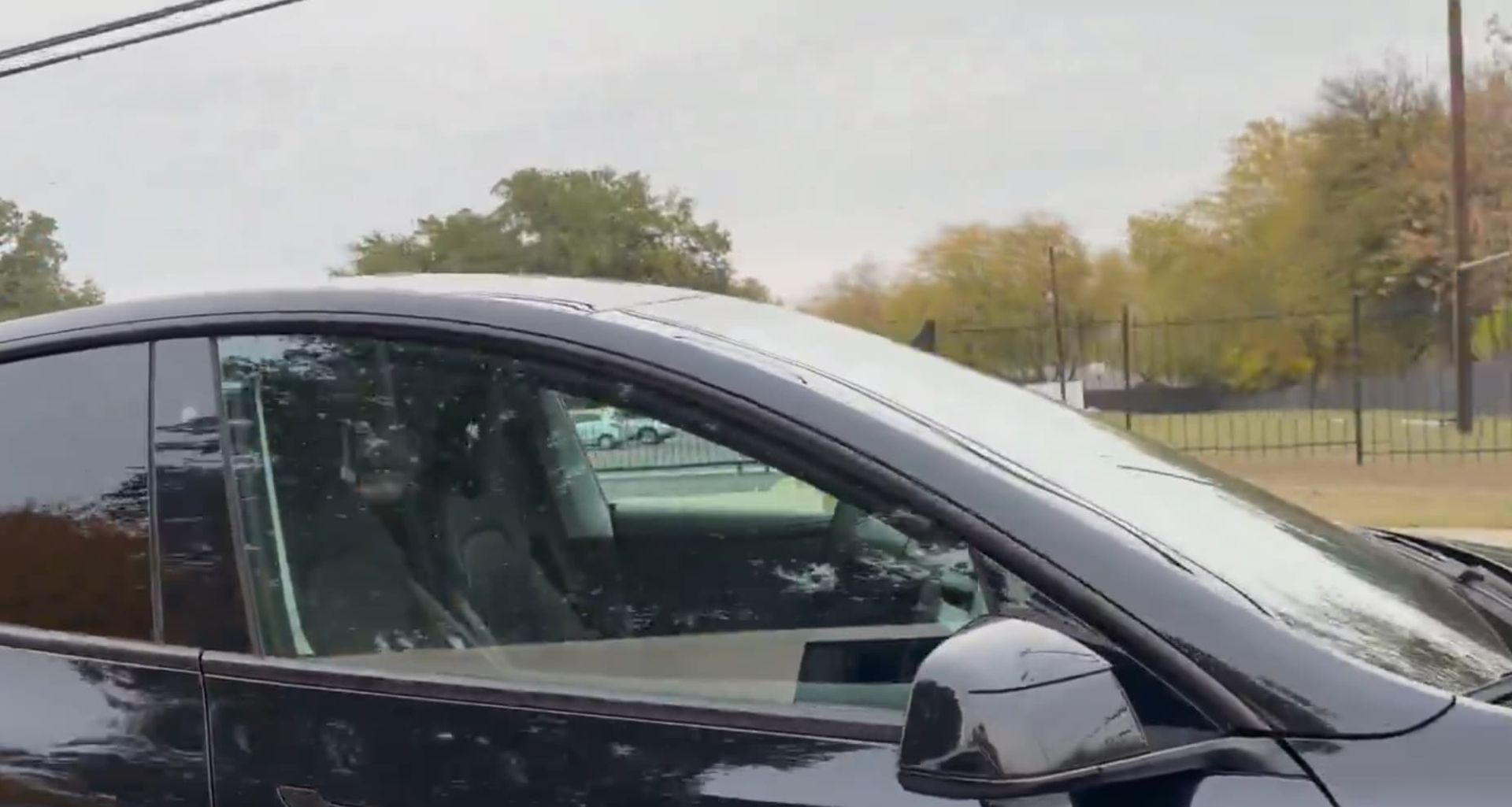 تاکسی بدون راننده‌ی تسلا