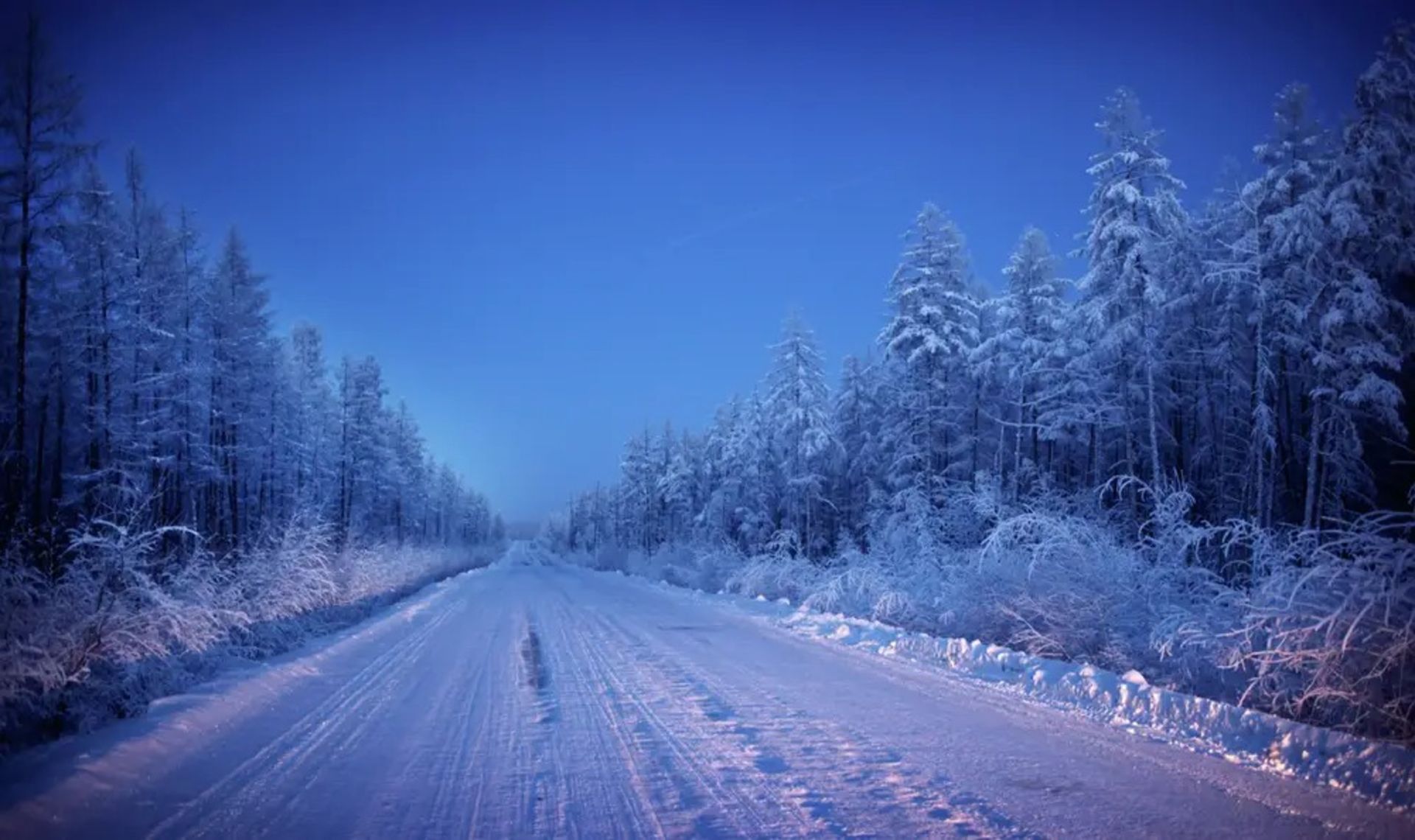 جاده یخ‌زده و برفی روسیه یاکوتسک به اویمیاکن