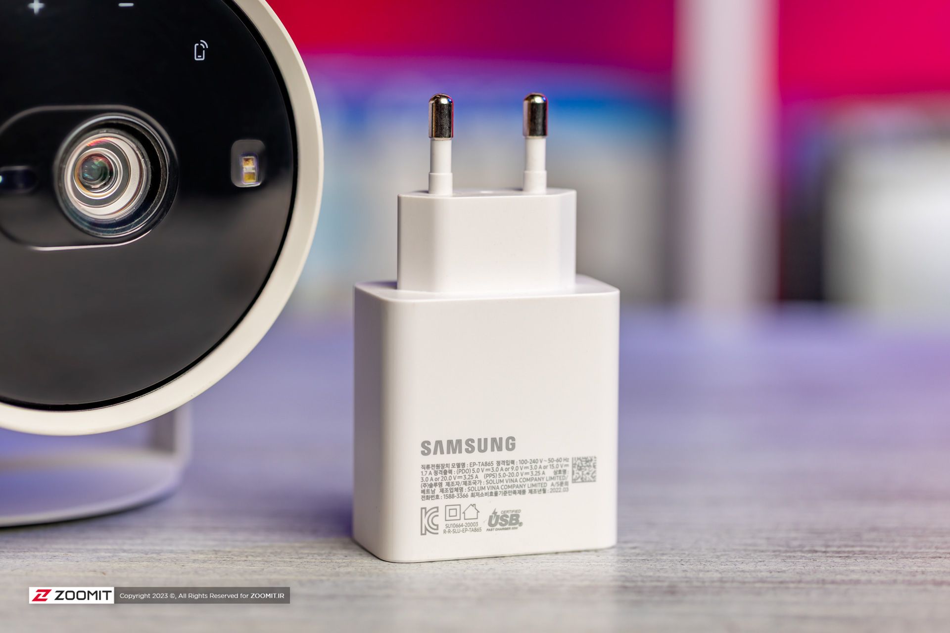 آداپتور شارژر ۶۵ واتی پروژکتور قابل‌حمل Freestyle سامسونگ