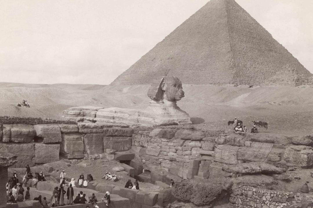تصویری قدیمی و سیاه و سفید از اهرام جیزه مصر