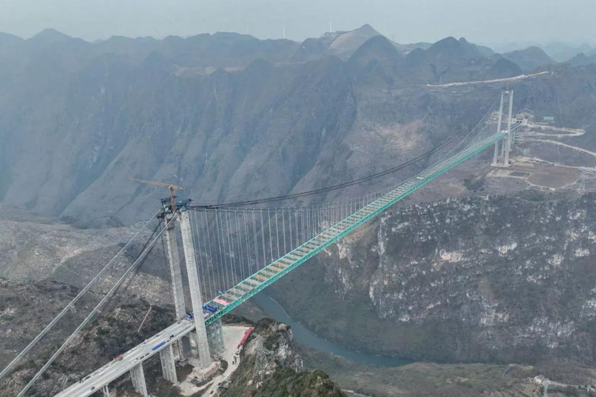 نمای هوایی از پل دره هواجیانگ در چین