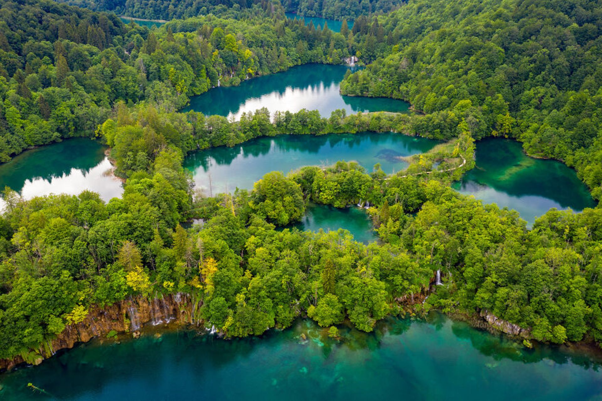 دریاچه باشکوه Plitvice در کرواسی