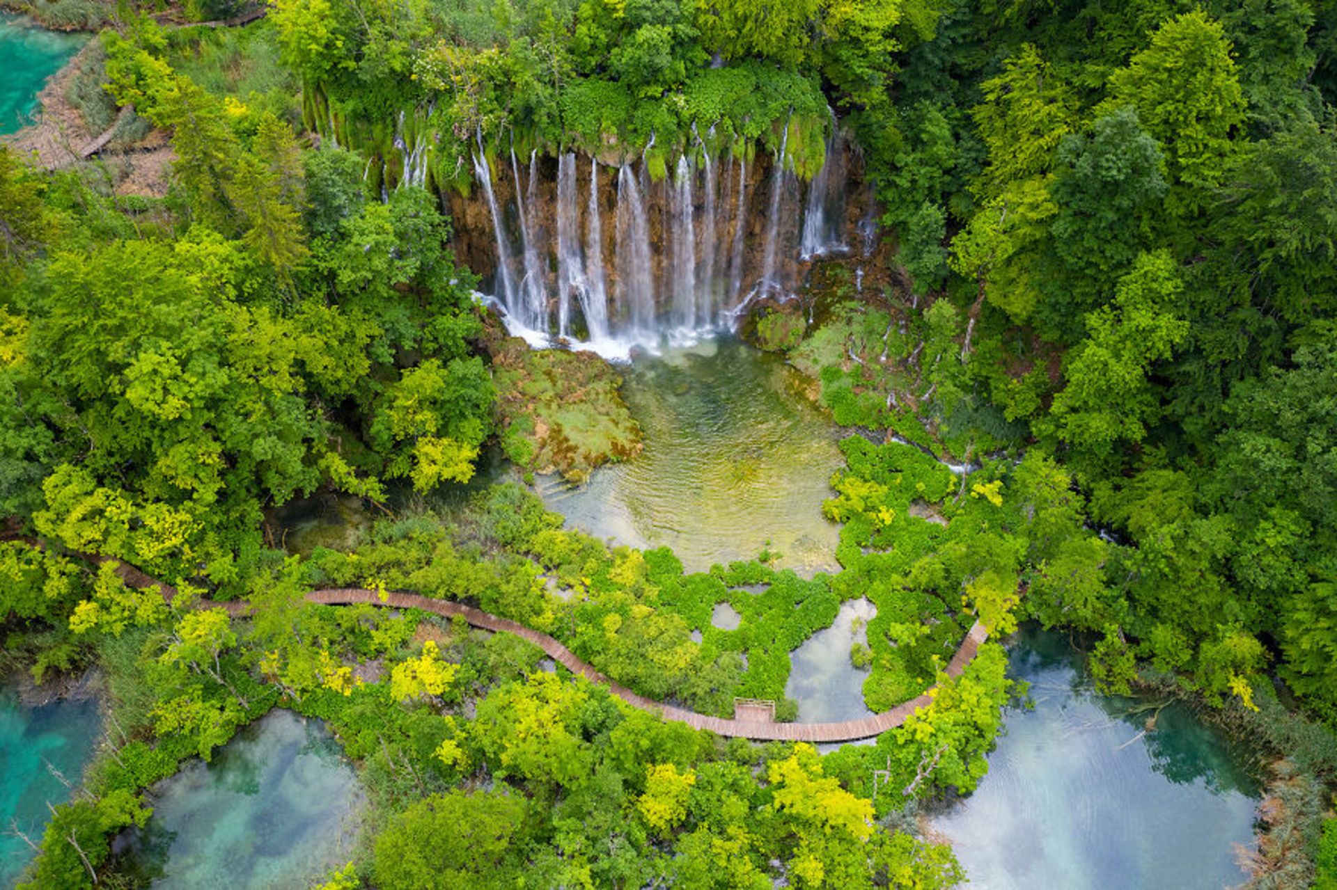 دریاچه باشکوه Plitvice در کرواسی