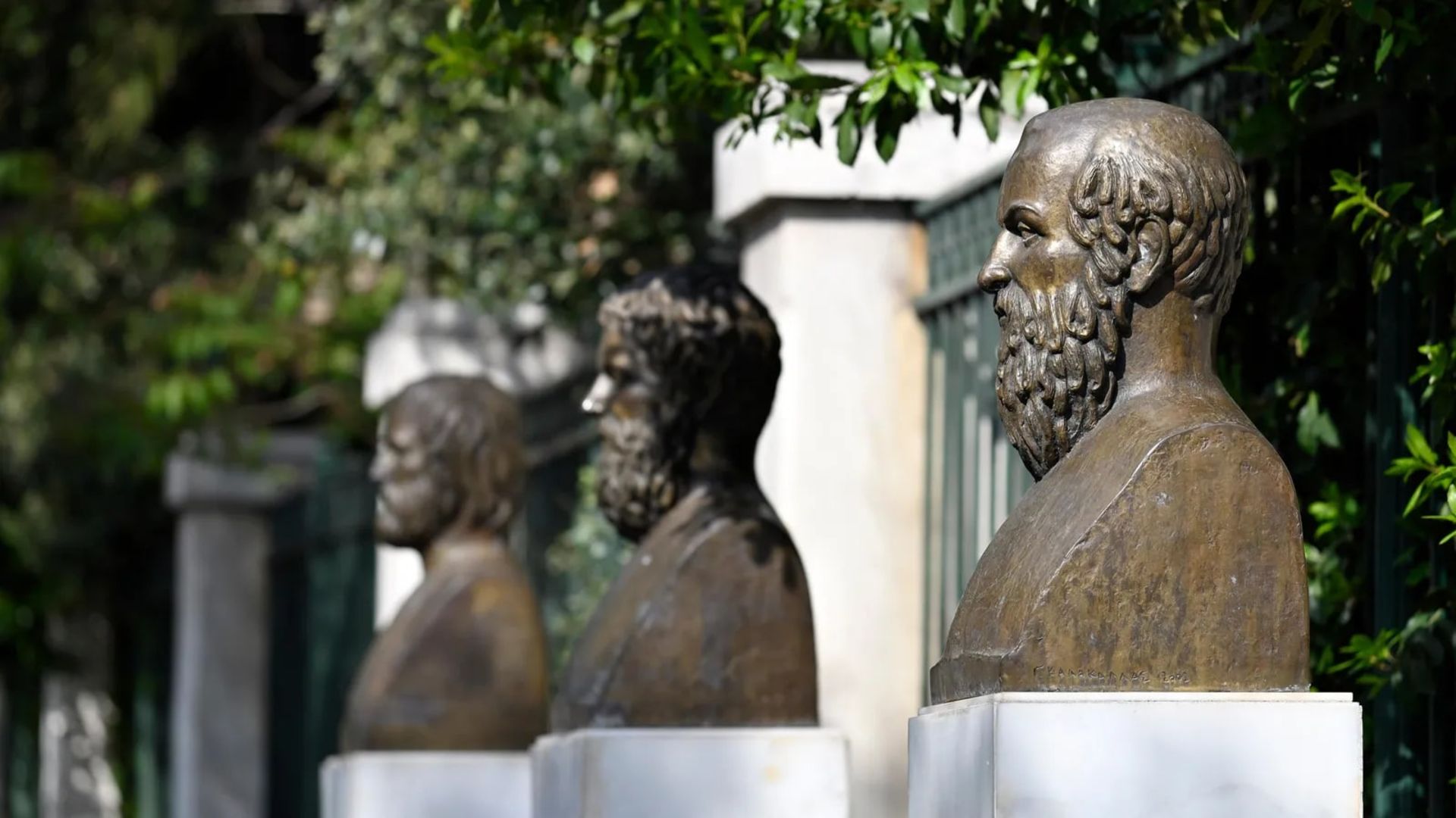 آیسخولوس، اِشیل یا اسکیلس اولین تراژدی‌نویس یونان باستان