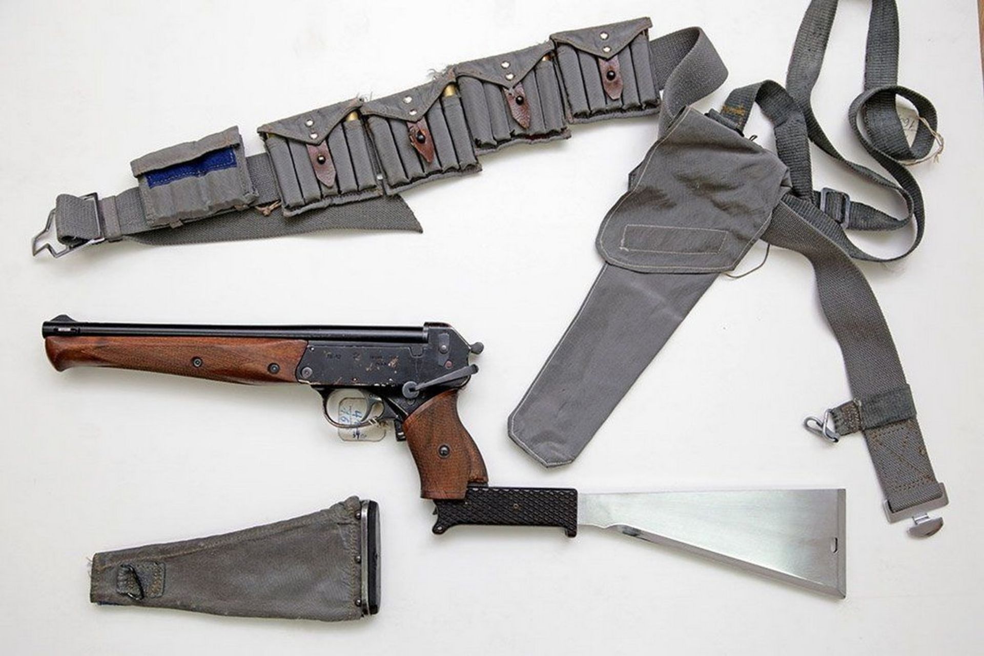 تفنگ فضایی شوروی TP-82