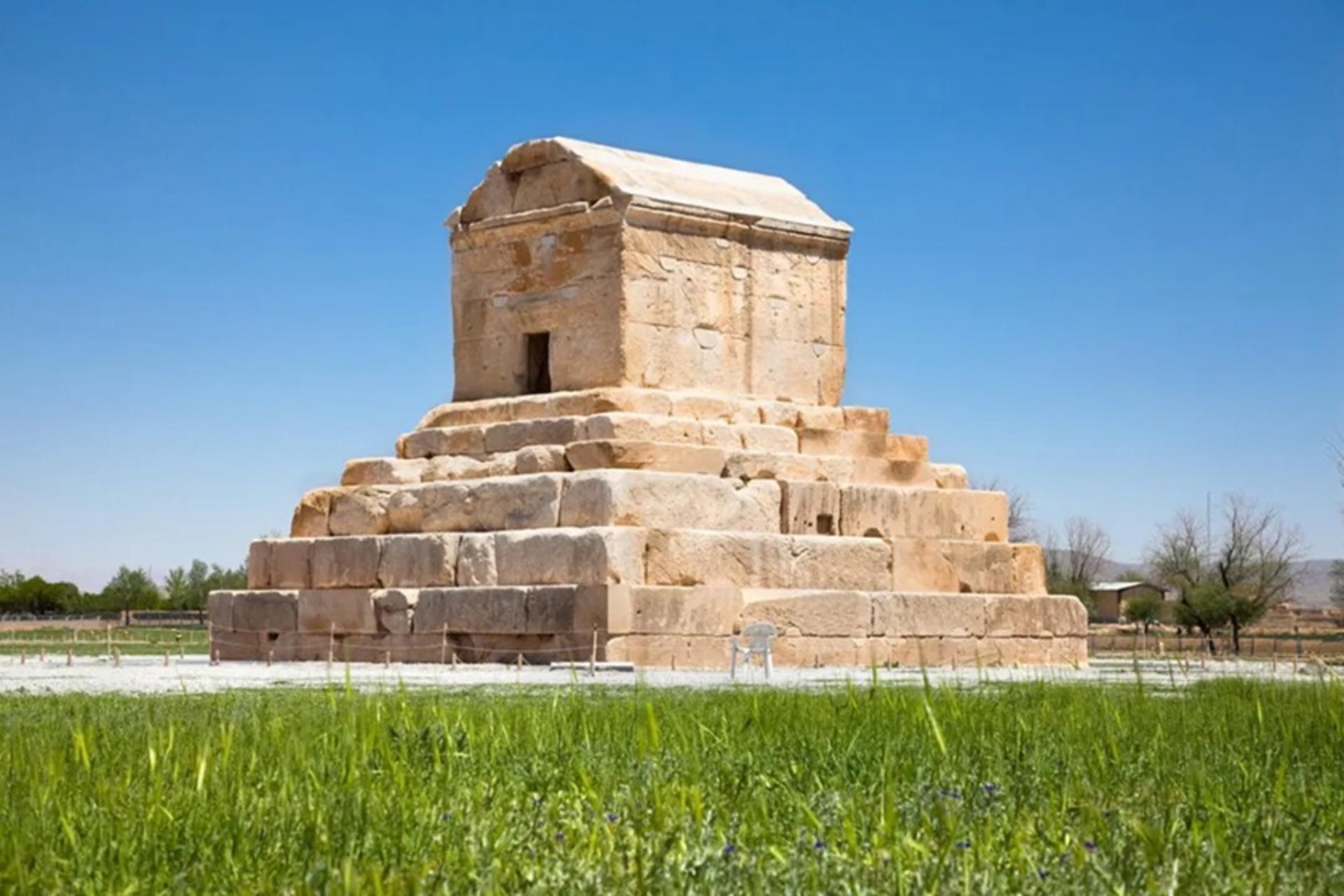مقبره کوروش