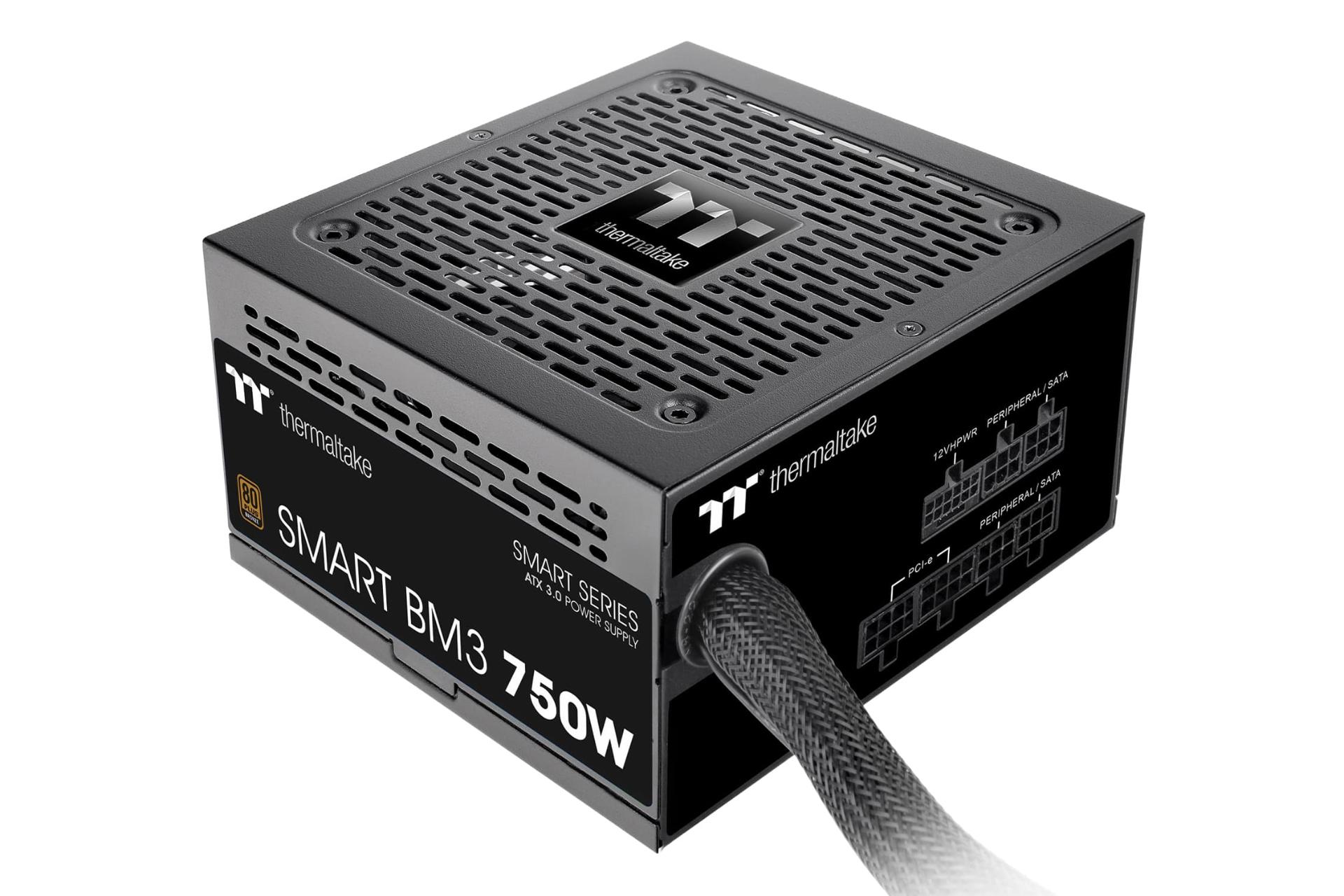 نمای نیمرخ پاور کامپیوتر ترمالتیک Smart BM3 با توان 750 وات با نمایش اتصالات، فن و لوگو