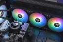 نمای نصب شده خنک کننده مایع ترمالتیک Thermaltake TH420 V2 Ultra ARGB