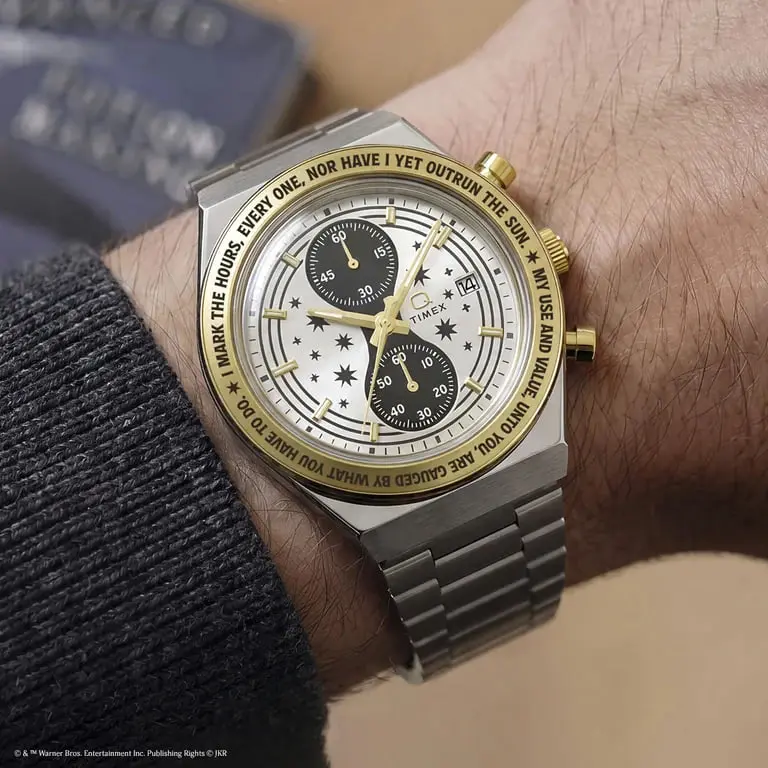 ساعت مچی تایمکس (Timex) با طرح و حکاکی‌های مرتبط با دنیای هری پاتر