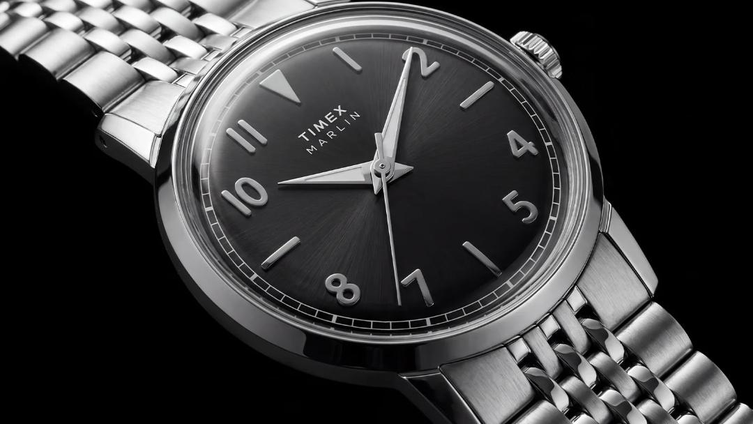 ساعت ماردین (Timex Marlin) با صفحه مشکی و بند استیل نقره‌ای