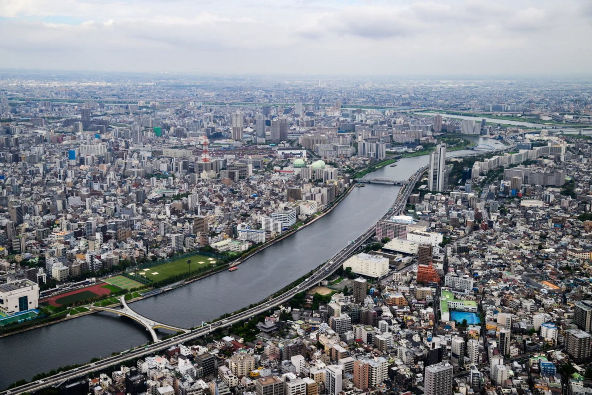 عبور رودخانه از توکیو