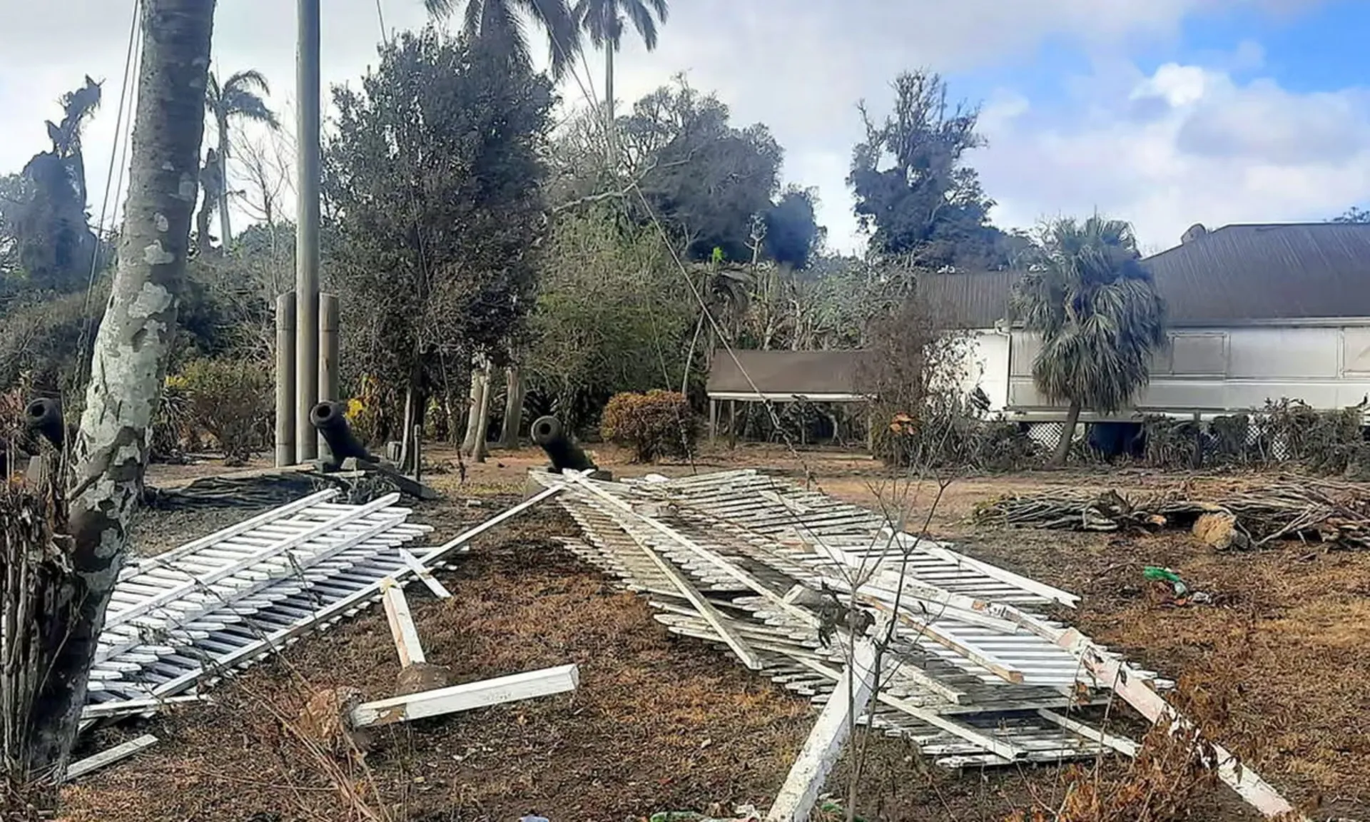 جزیره تونگا پس از آتشفشان سال ۲۰۲۲