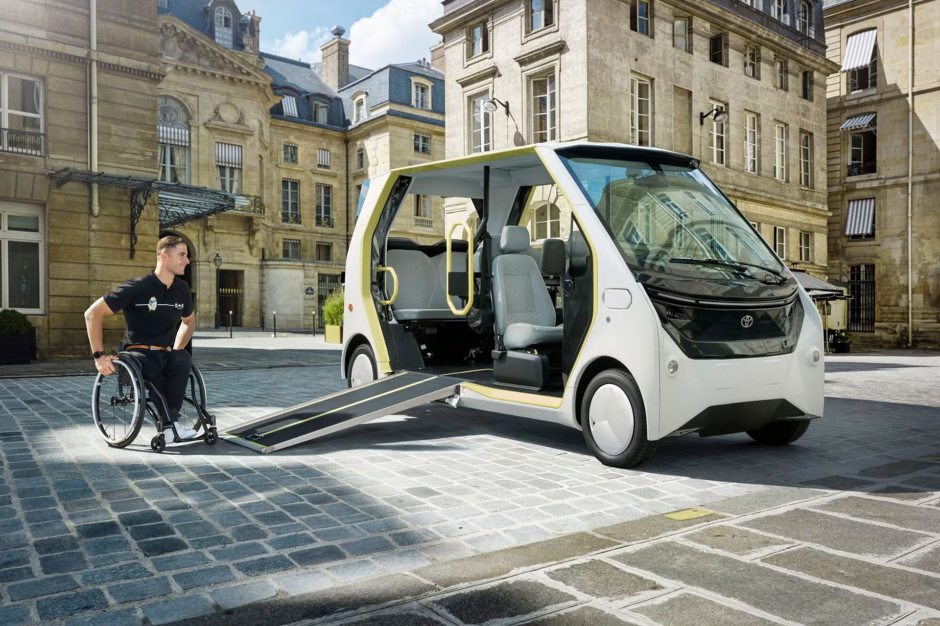 تویوتا Accessible People Movers