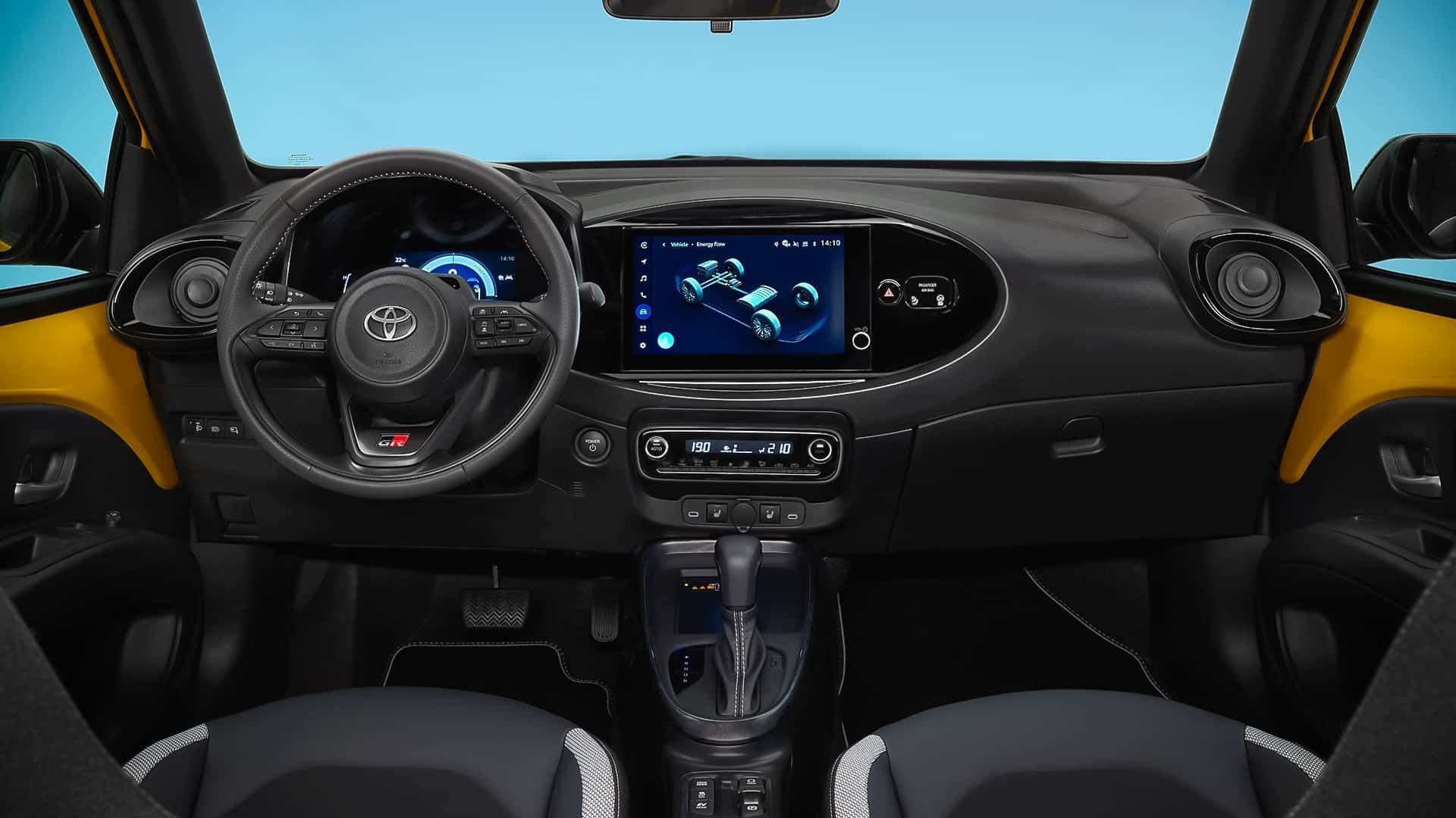 نمای داخل کابین خودرو تویوتا Aygo X