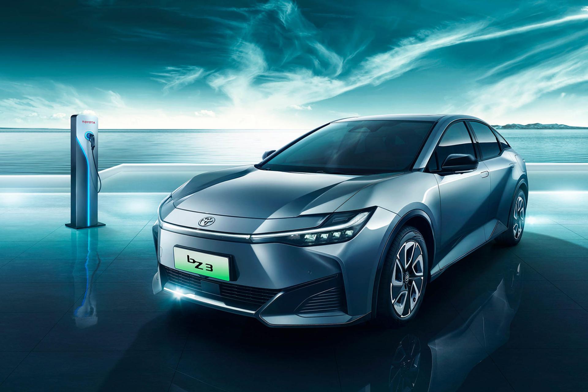خودرو تویوتا Toyota bZ3 نمای جلو رنگ نقره ای