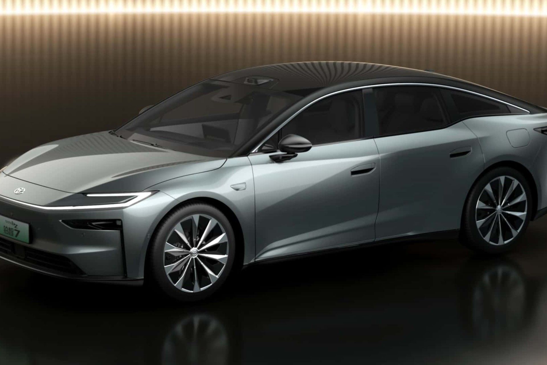 نمای سه‌چهارم جلو خودرو تویوتا Bz7