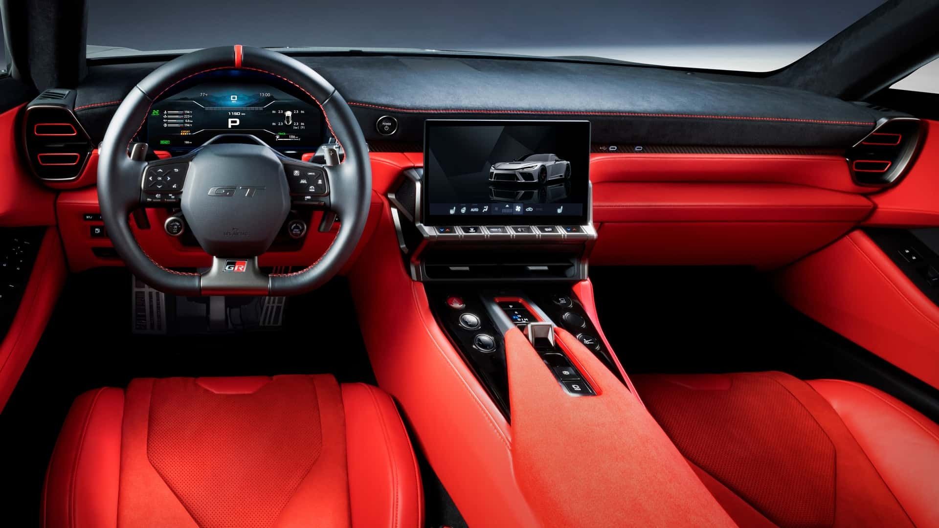 نمای داخل کابین خودرو تویوتا جی‌آر جی‌تی