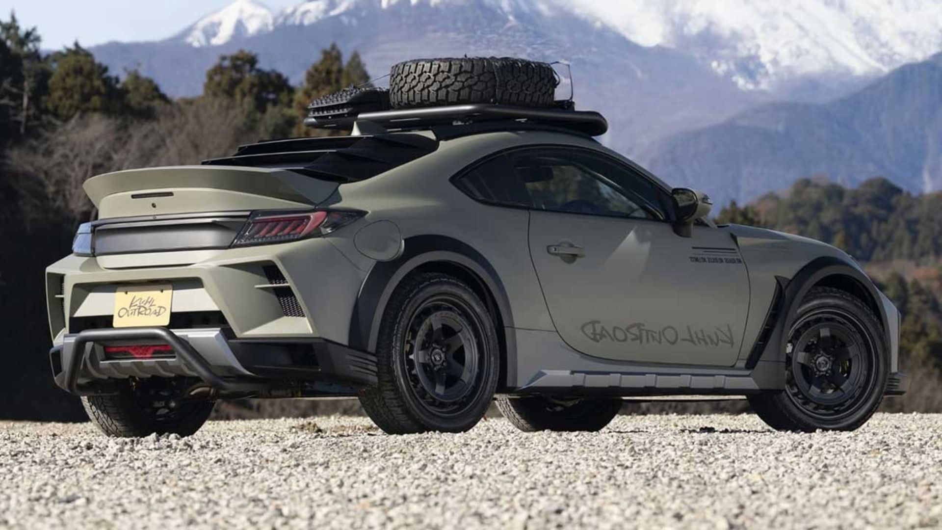 نمای سه‌چهارم عقب خودرو تویوتا GT86 کوهل