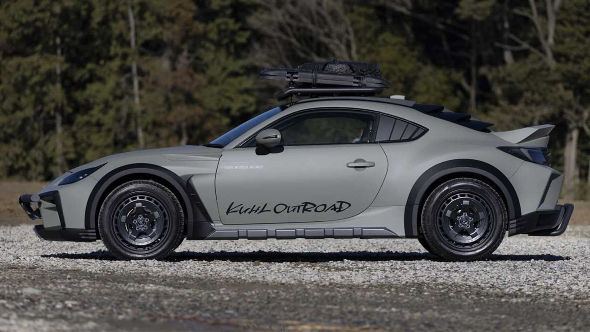 نمای جانبی خودرو تویوتا GT86 کوهل