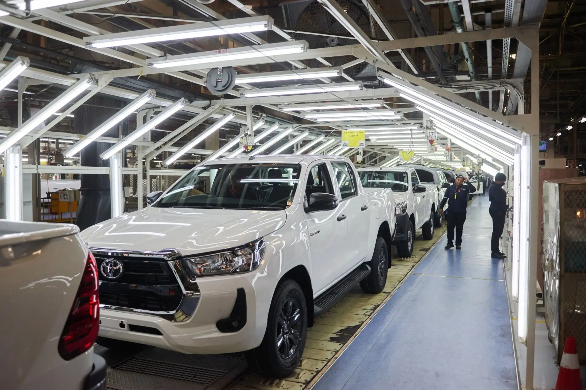 خط تولید تویوتا هایلوکس