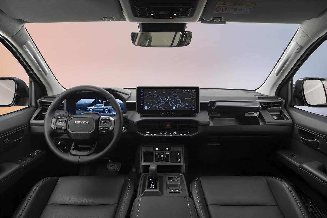 خودرو تویوتا هایلوکس Toyota Hilux BEV 2026 نمای داخل و پشت فرمان