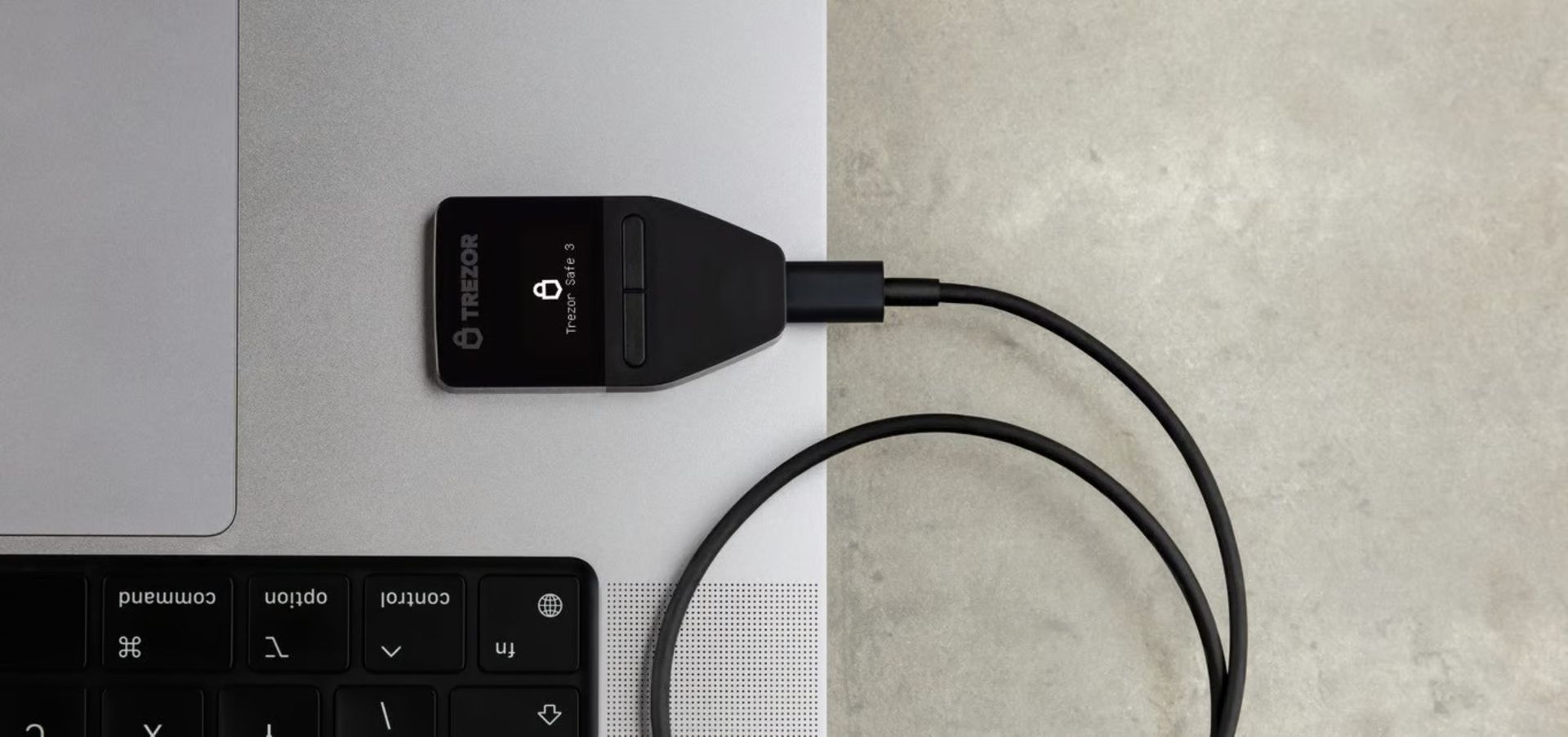 کیف پول سخت افزاری ارز دیجیتال Trezor Safe 3