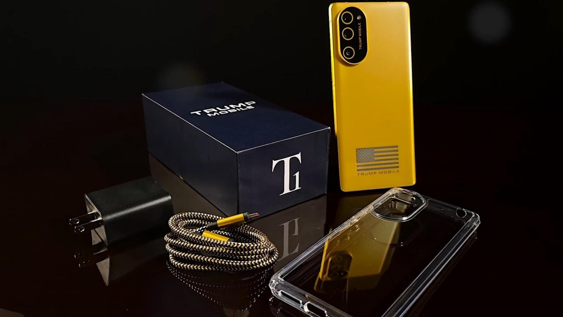 جعبه‌ی گوشی و پنل پشت گوشی ترامپ موبایل T1 Phone رنگ زرد