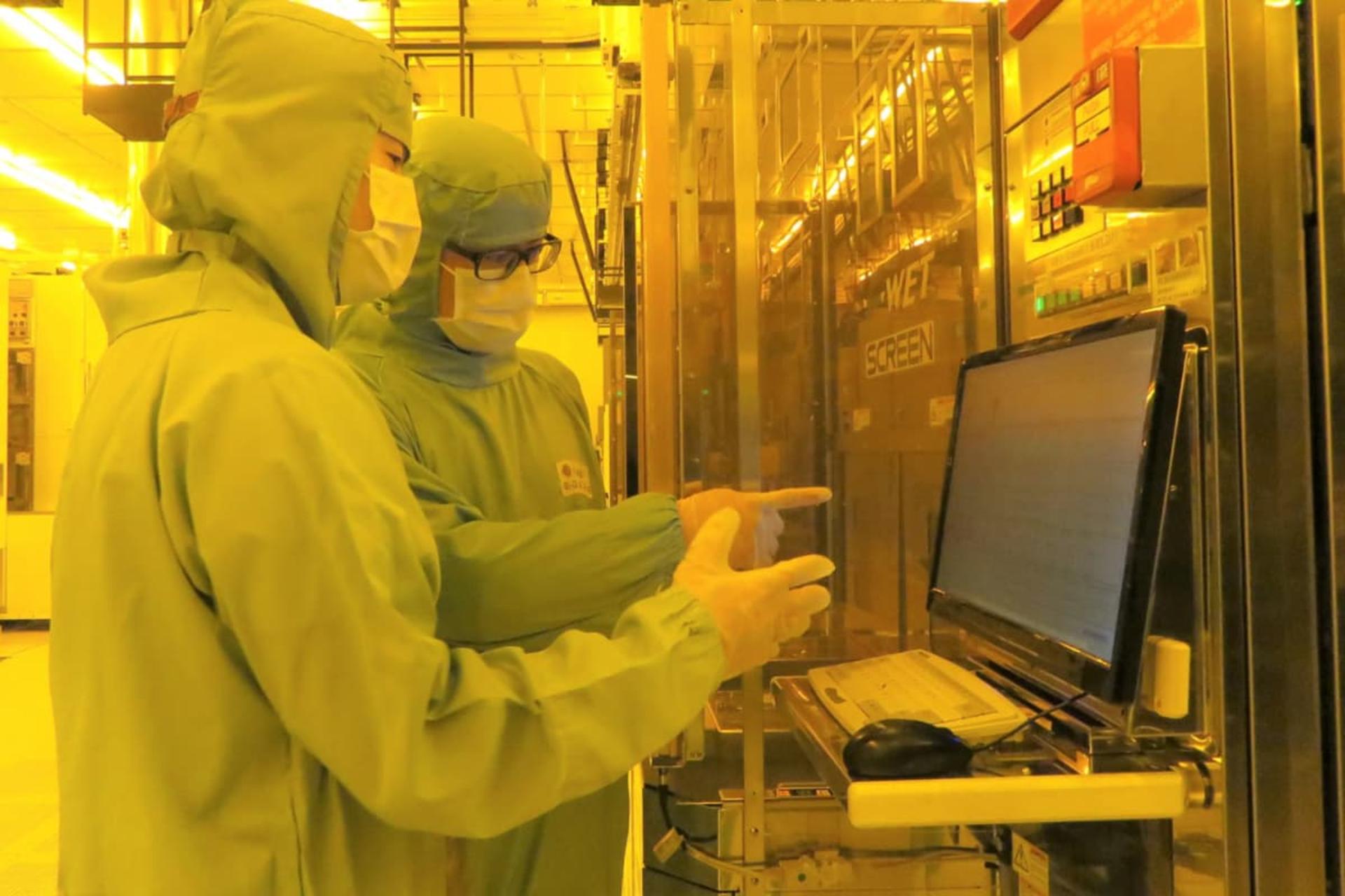 نمایی از داخل کارخانه تراشه‌سازی TSMC