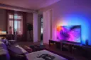 تلویزیون فیلیپس Philips PUS8556 حالت نورپردازی Ambilight در اتاق تاریک