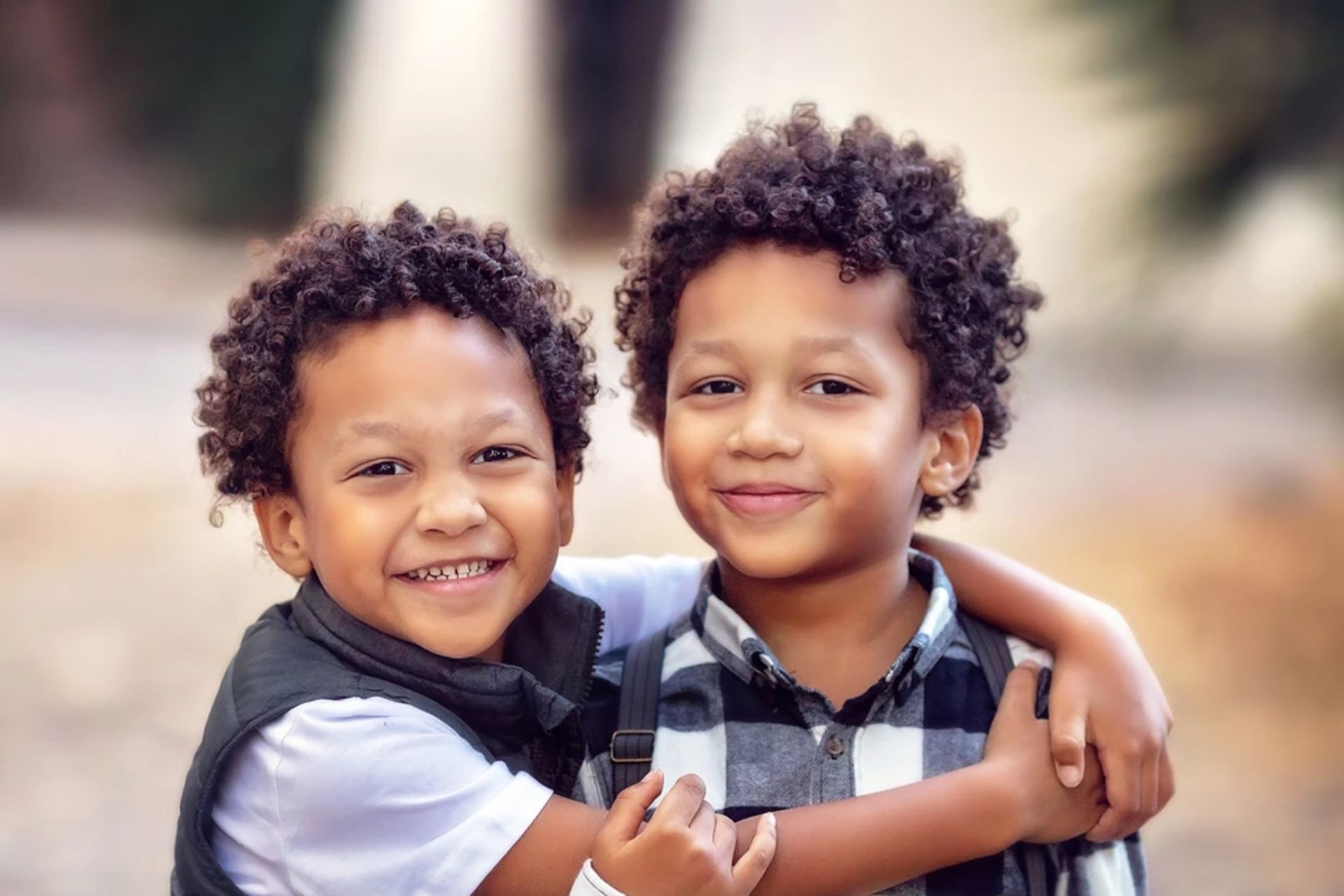 پسربچه‌های دوقلوی سیاه‌پوست