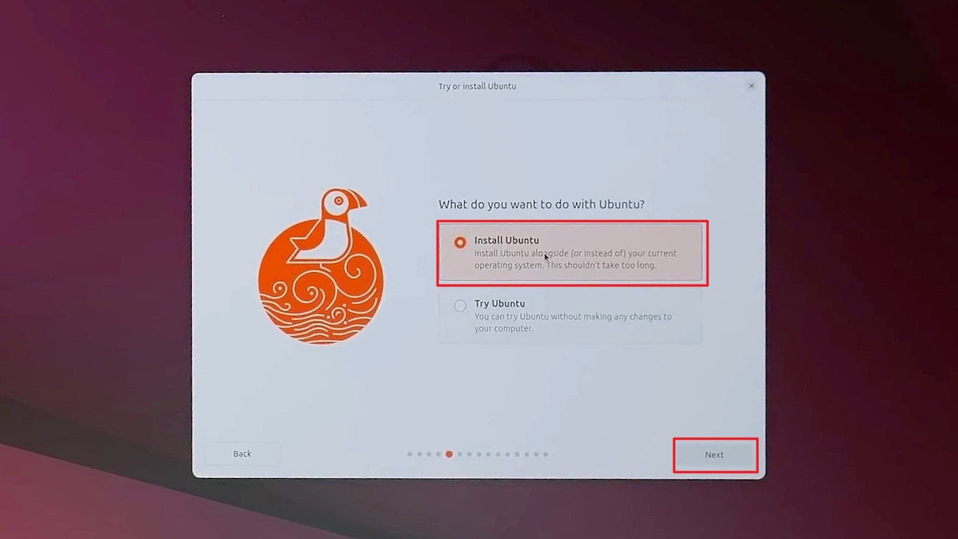 انتخاب گزینه‌ی Install Ubuntu در اینستالر اوبونتو