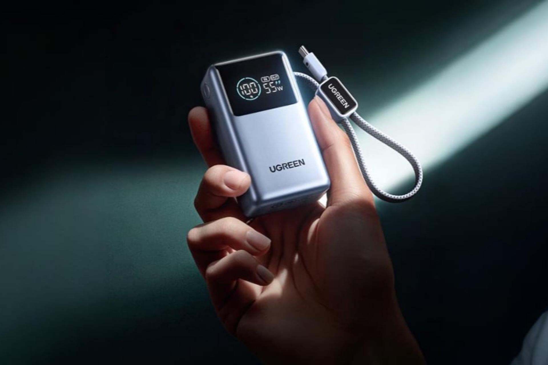 پاوربانک EnergyPal Pro Mini یوگرین در دست کاربر