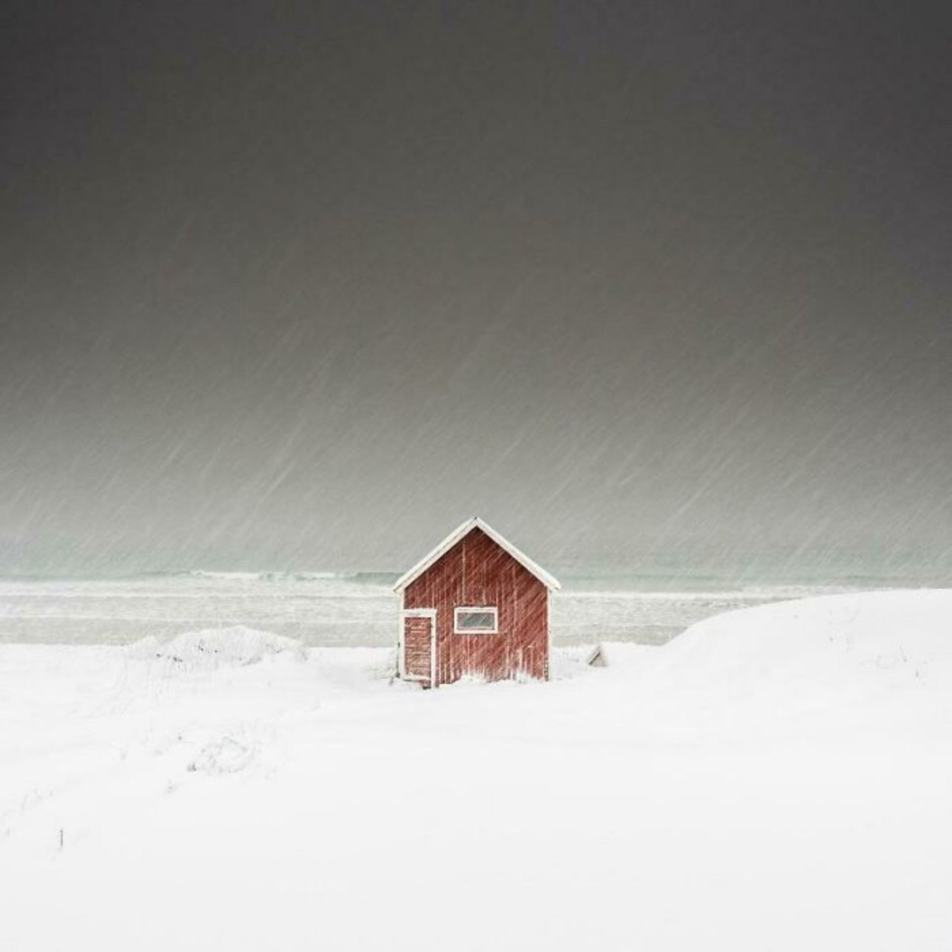 کلبه در میان برف نروژ