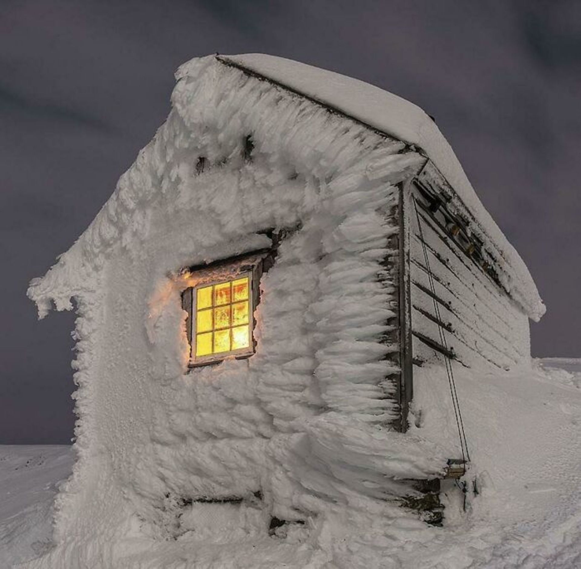 خانه یخ زده نروژ