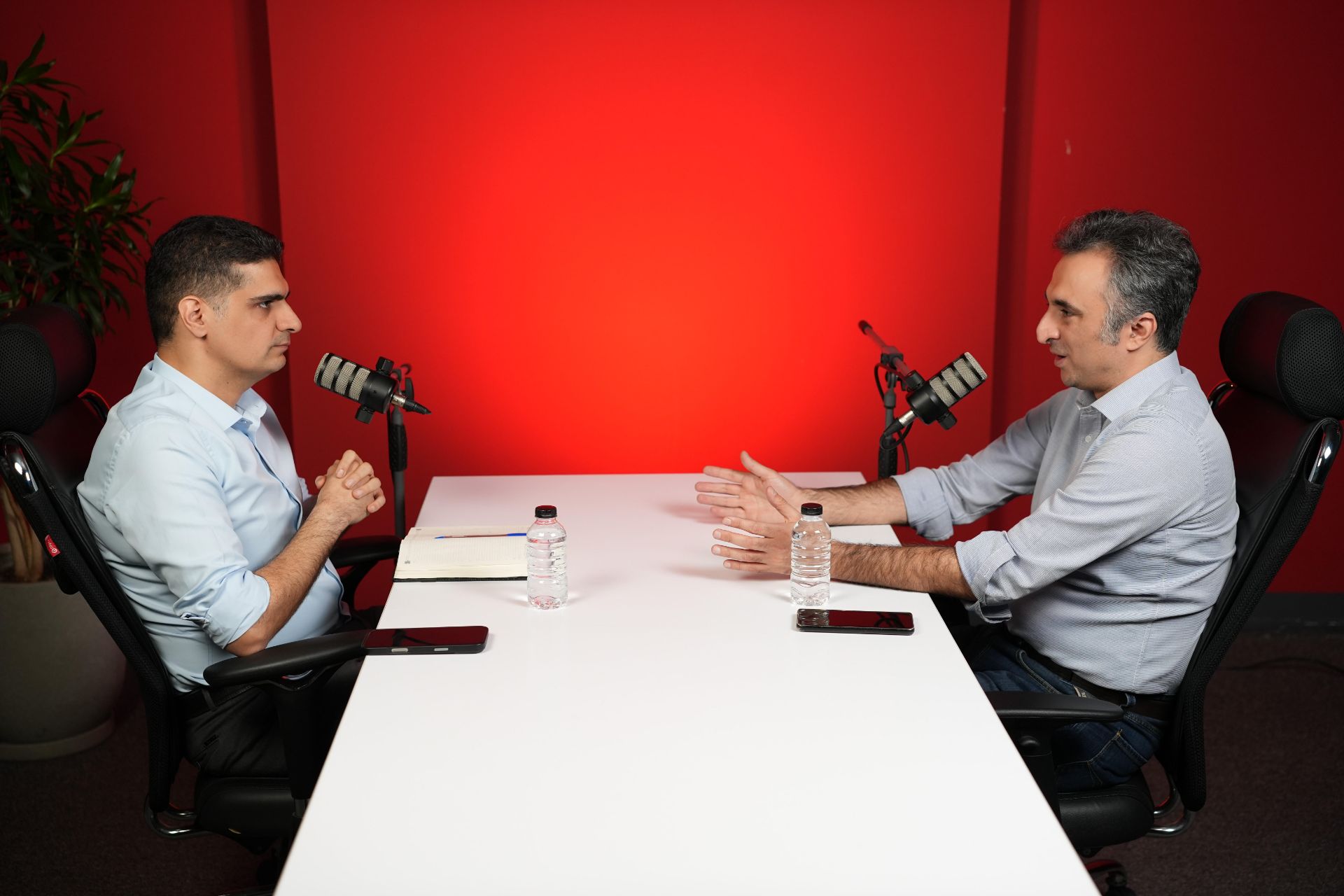 بهمن امام در استودیوی زومیت