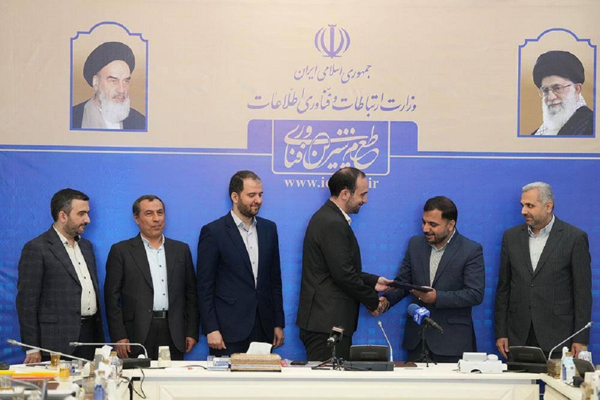 نماینده رایتل - وزارت ارتباطات