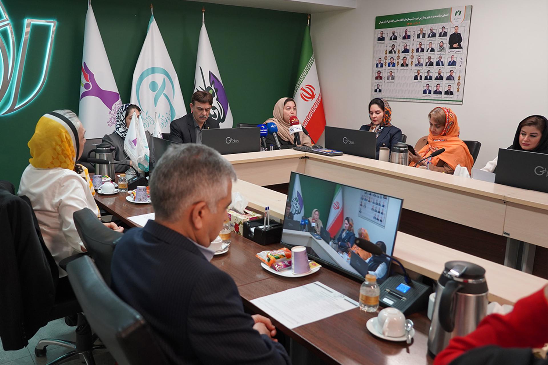 نشست خبری جایزه آزاده