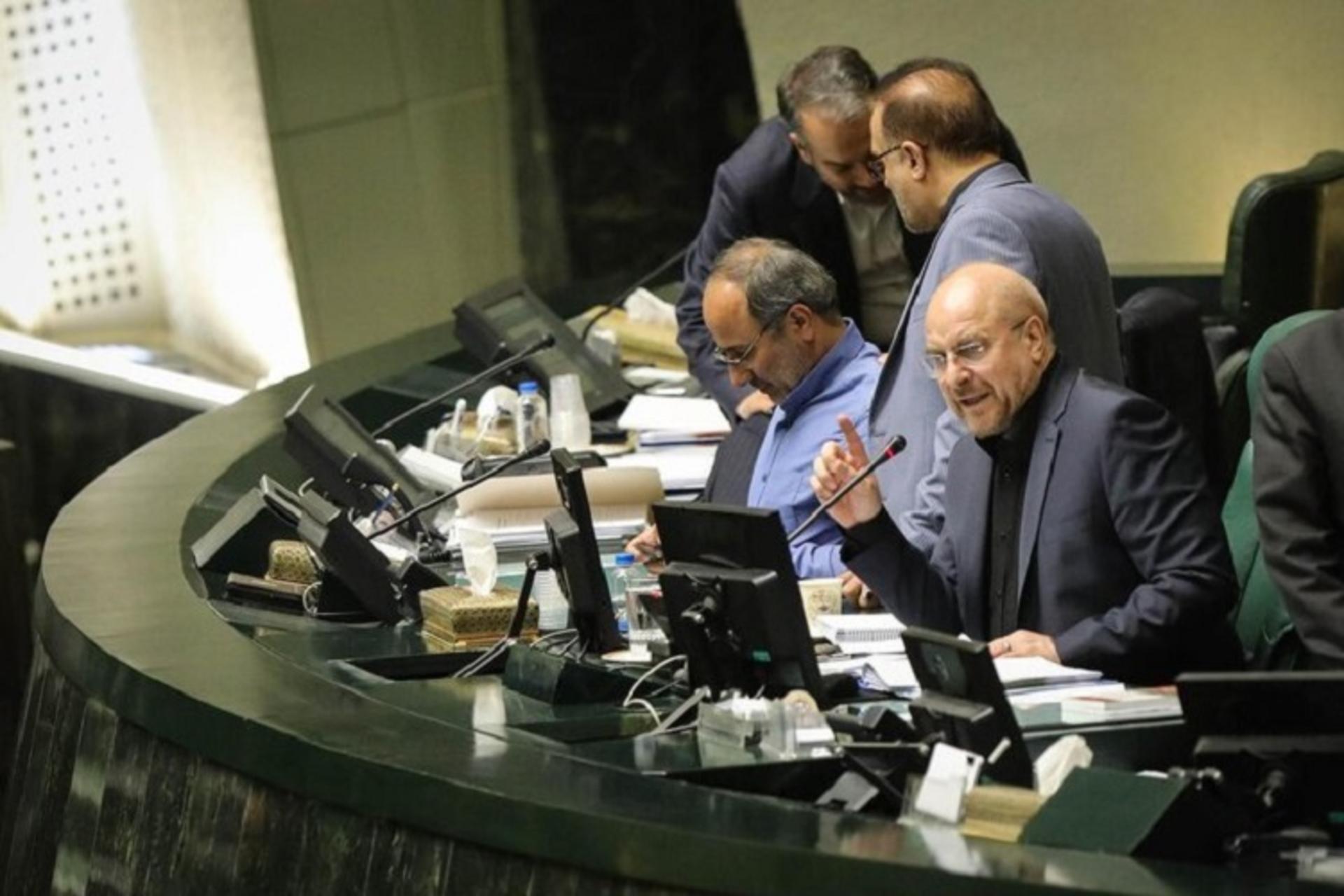 رئیس مجلس: خبر توافق دولت با تلگرام کذب است/ هیچ پلتفرمی بدون پذیرش ضوابط داخلی مجوز نمی‌گیرد