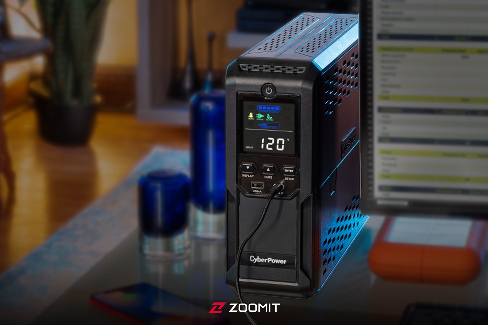 یو پی اس در حال برق رساندن به کامپیوتر