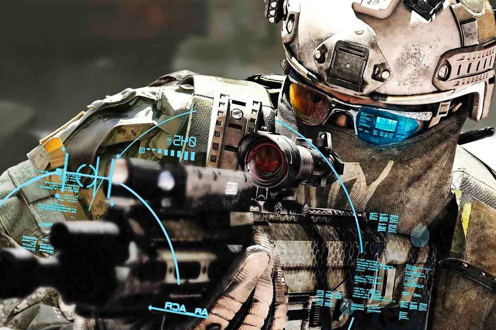سرباز ارتش آمریکا با اسلحه و عینک واقعیت افزوده