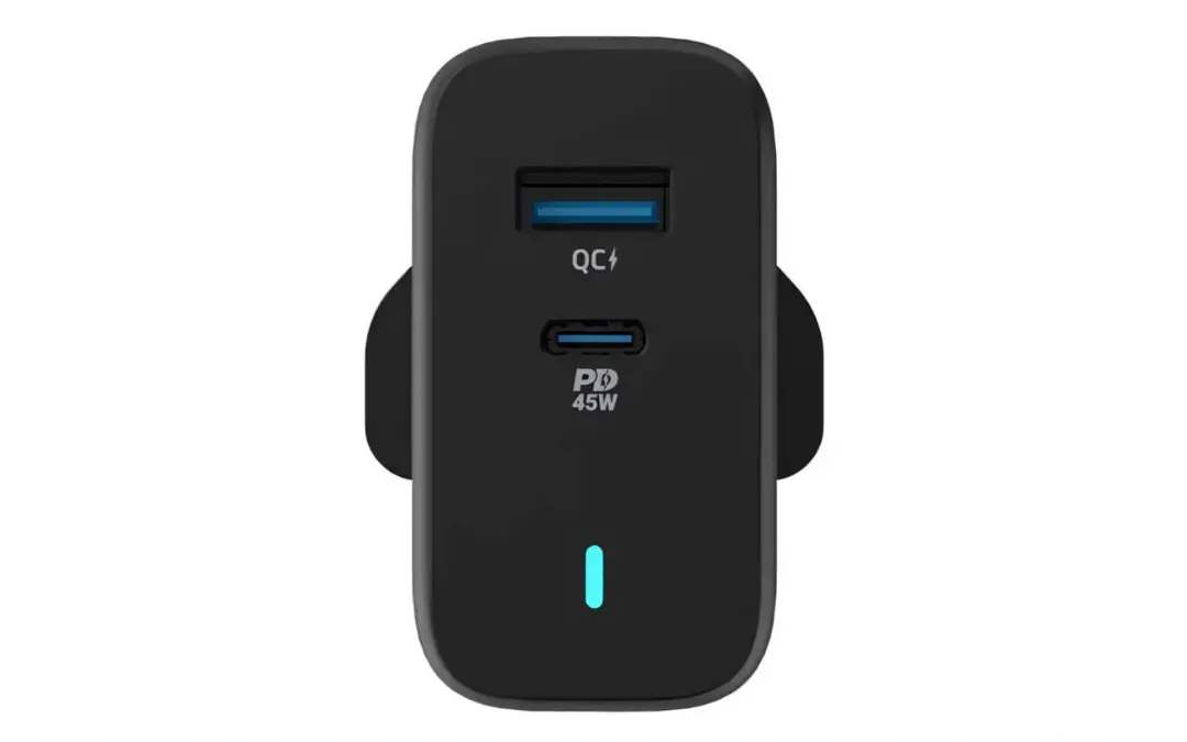 شارژر دیواری با درگاه‌های USB-A (QC 4) و USB-C (PD 45W)