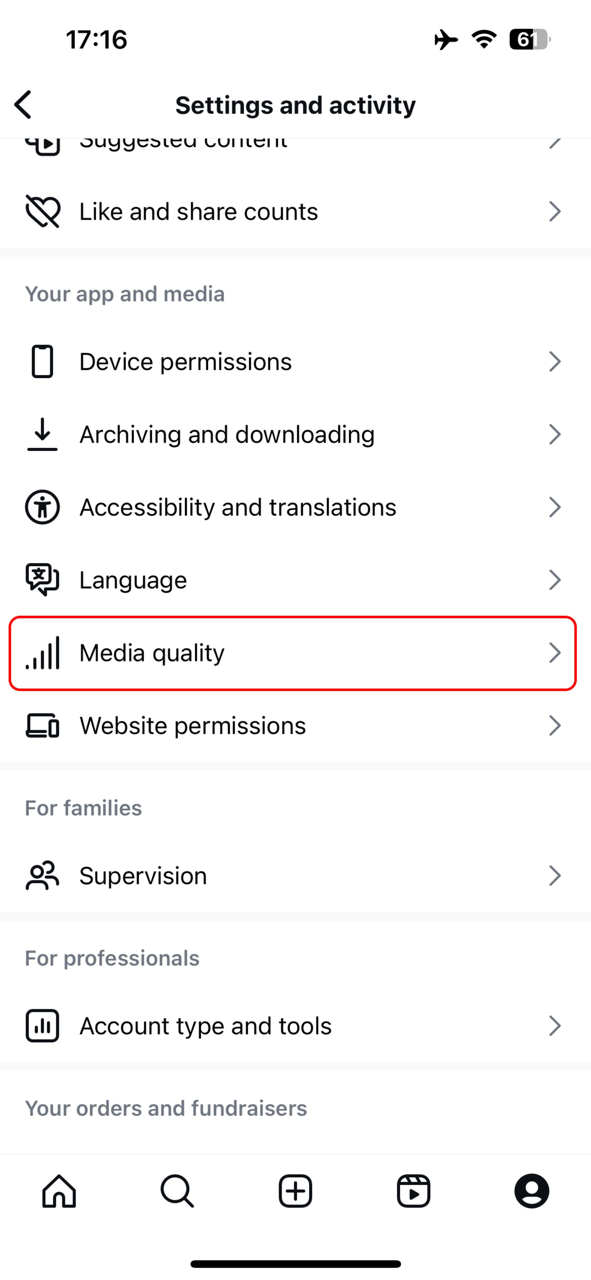 صفحه Settings and activity‌ اینستاگرام در گوشی آیفون و انتخاب media quality