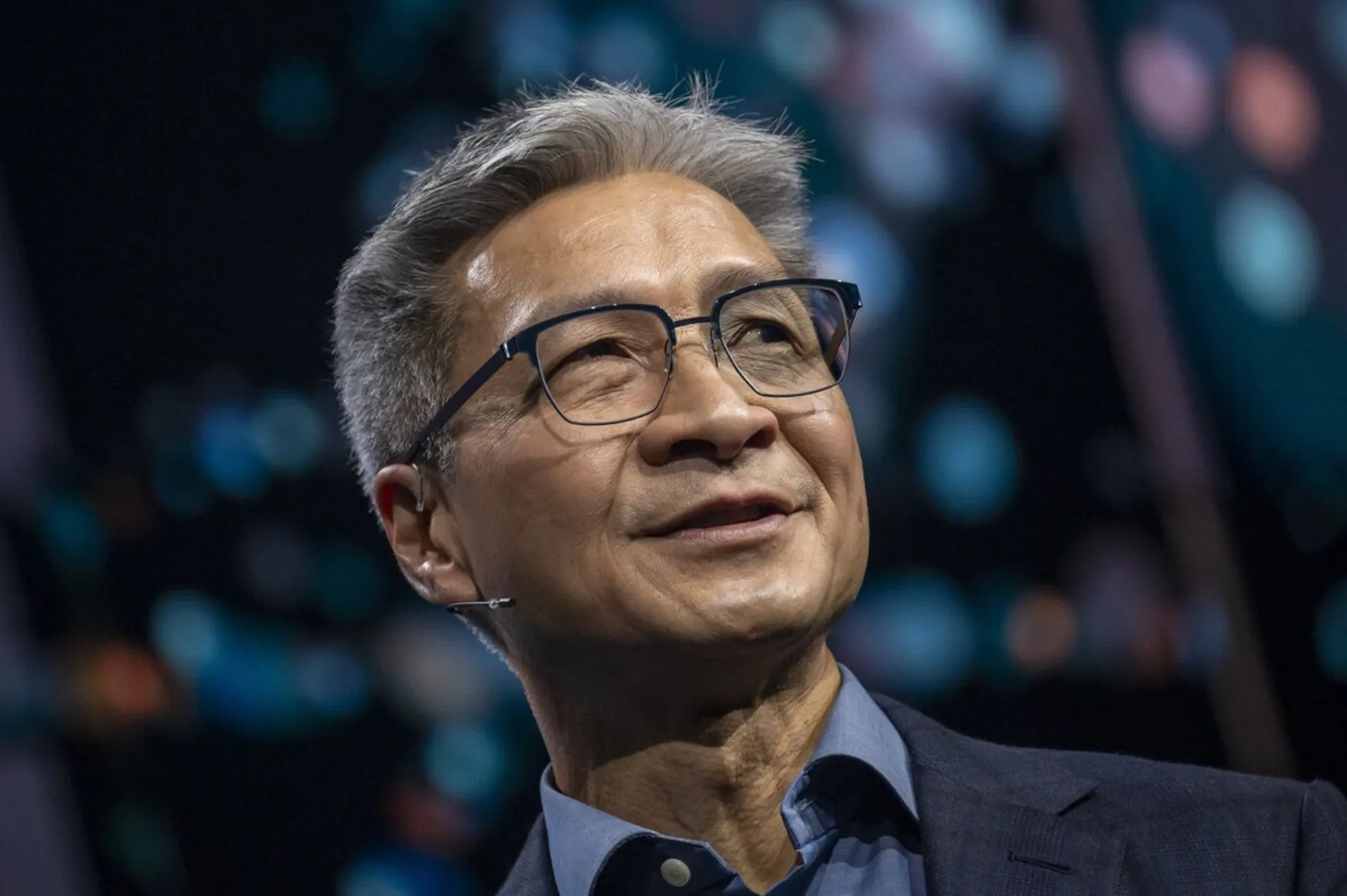 ویکتور پنگ مدیر ارشد AMD