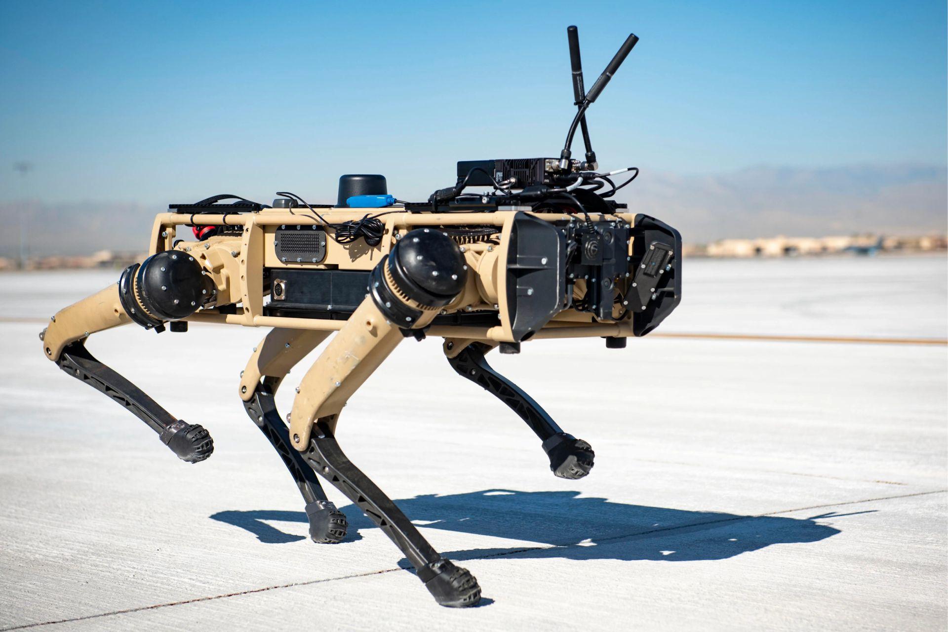 سگ رباتیک نیروی دریایی آمریکا به نام ویژن ۶۰