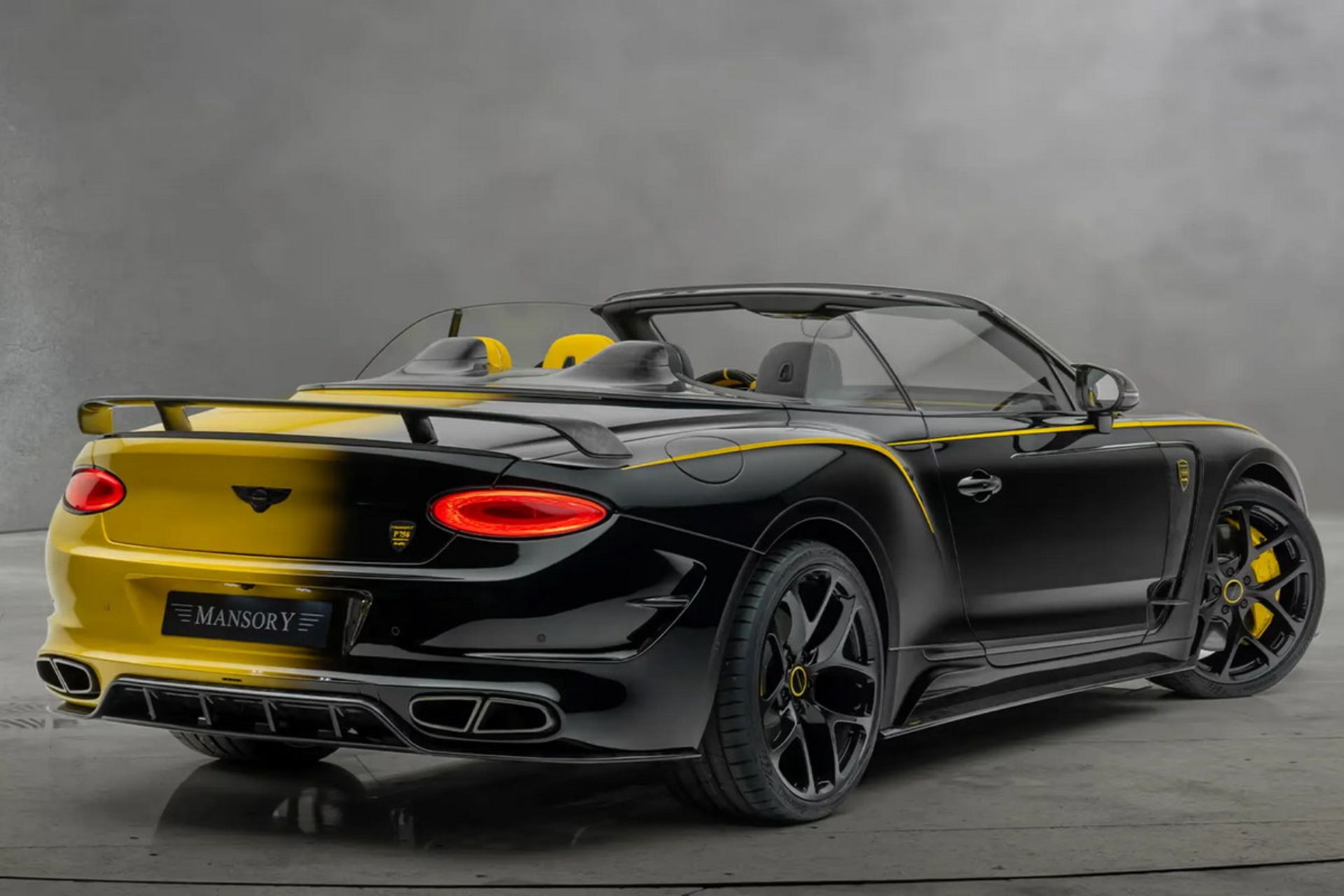 خودروی Vitesse Continental GTC منصوری از نمای پشت