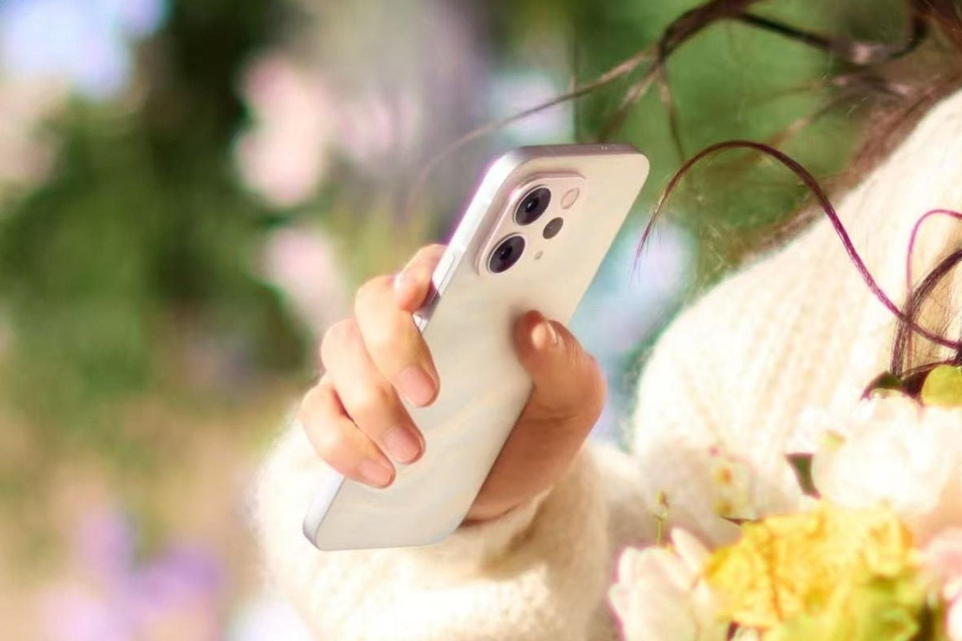 پنل پشتی ویوو S50 در دست